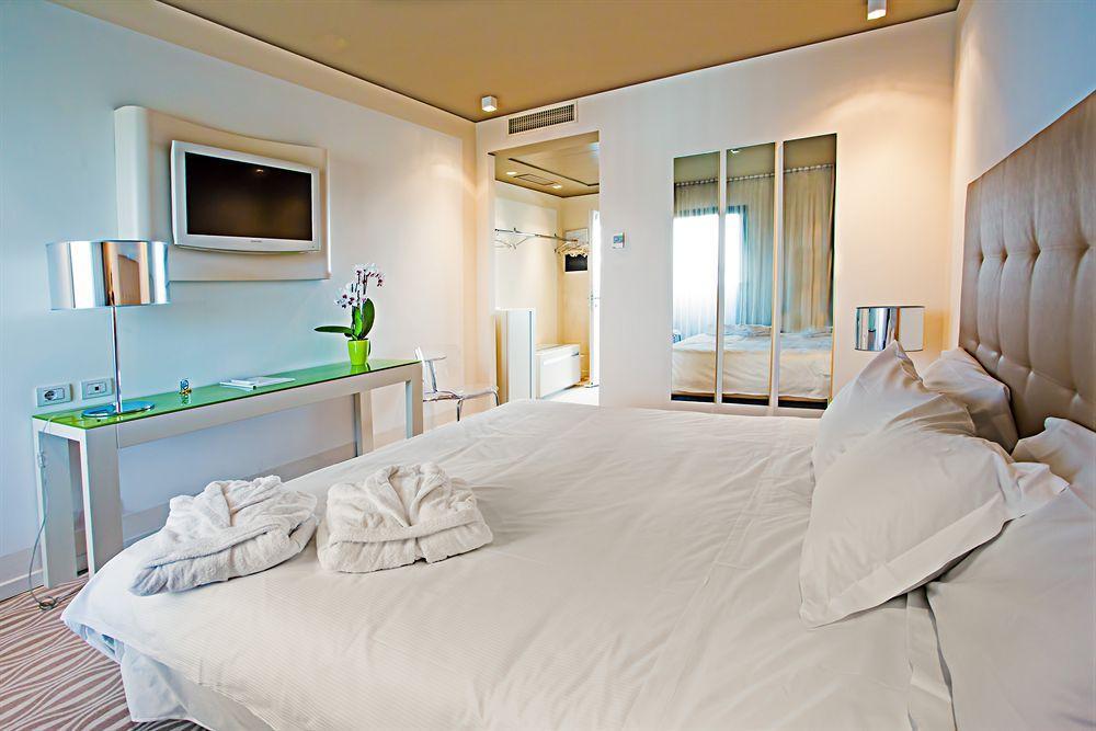 One Hotel & Restaurant Dalmine Ngoại thất bức ảnh